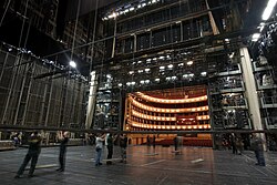 Visão do palco e proscênio