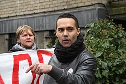 Imagem relacionada à trajetória de Aaron Bastani