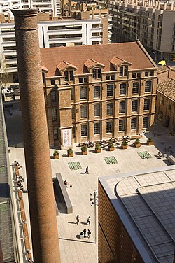 Fachada do Campus Poblenou