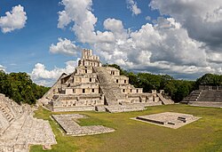Pirâmide Maia em Tikal