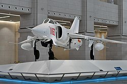 Detalhe da fuselagem e entrada de ar do Q-5