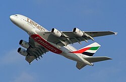 Avião Airbus A380 em cores da Emirates